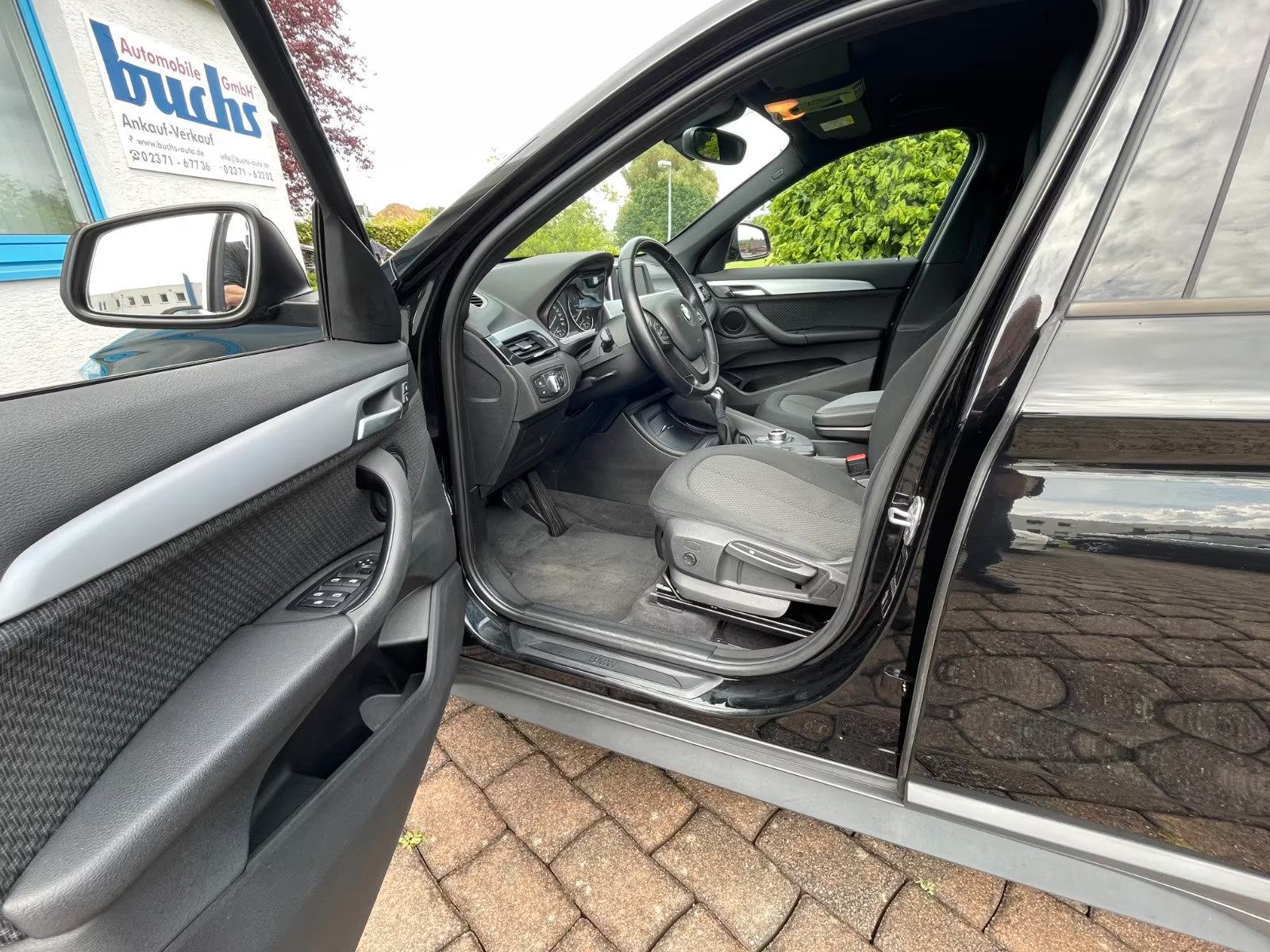 BMW X1 sDrive18d automatik navi gr.sj. PDCx2 cjelogodišnje gume, fotografija 7