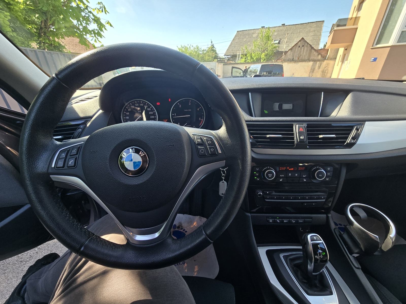 BMW X1 sDrive18d automatik SERVISNA FUL OPREMA AKCIJA 10999, fotografija 14