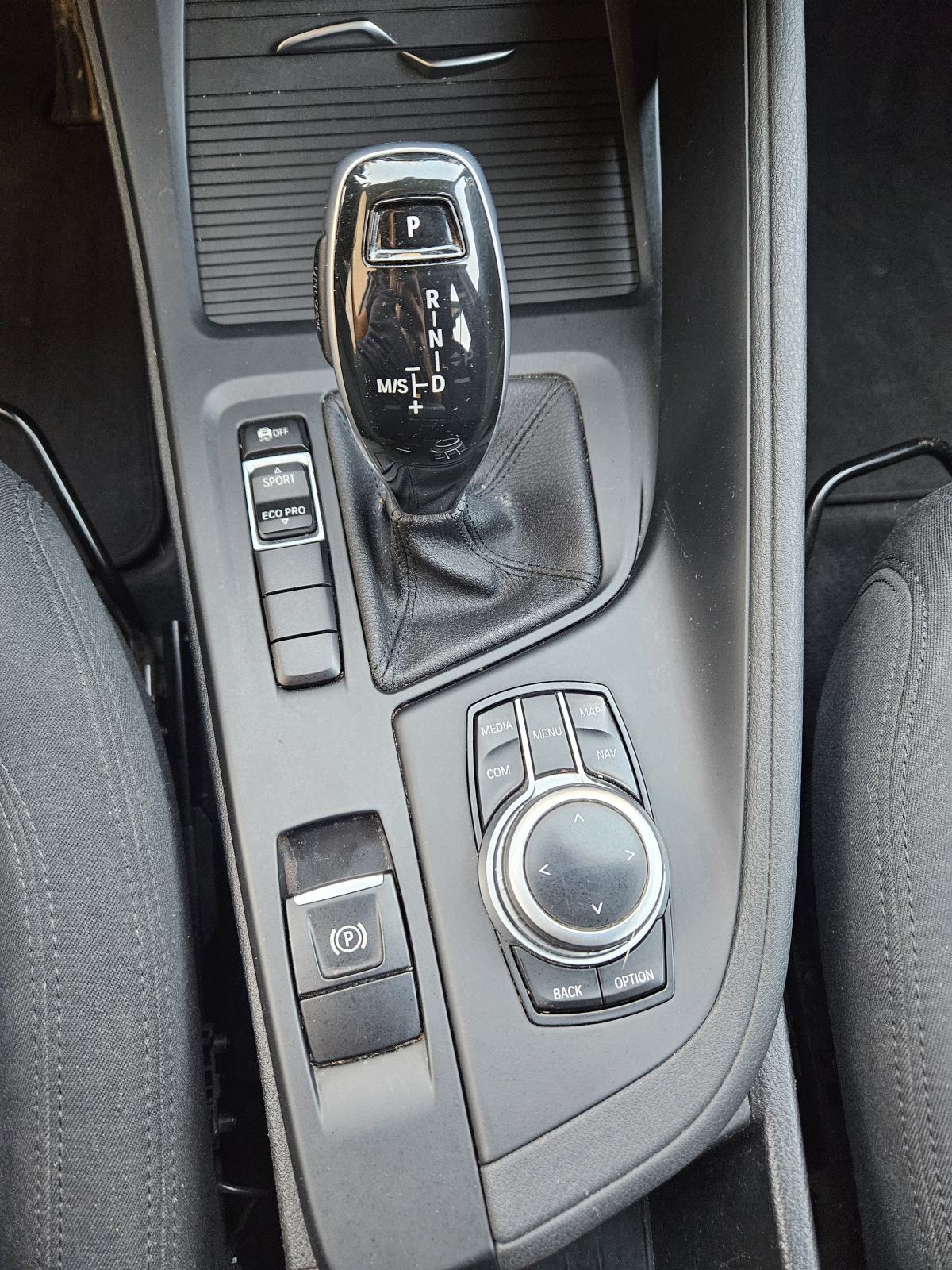 BMW X1 sDrive18d automatik, fotografija 9