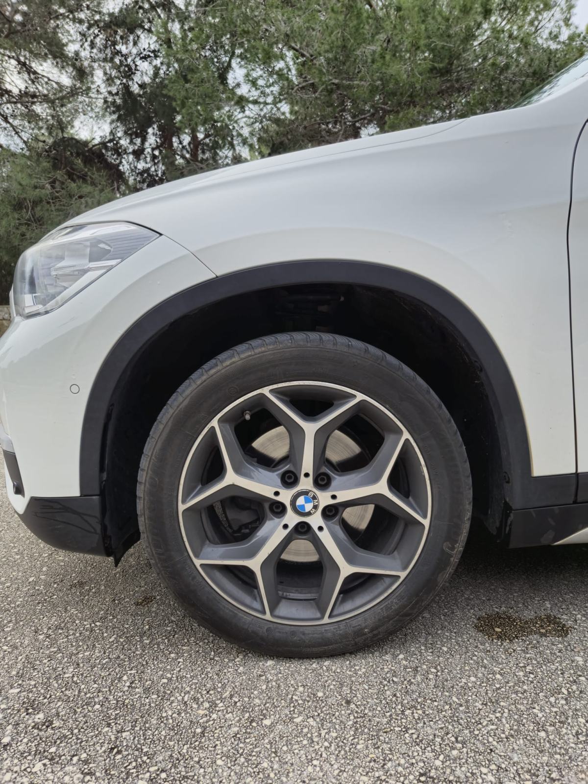 BMW X1 sDrive18d AUTOMATIK; NAVIGACIJA; ZIMSKE + LJETNE GUME, fotografija 15