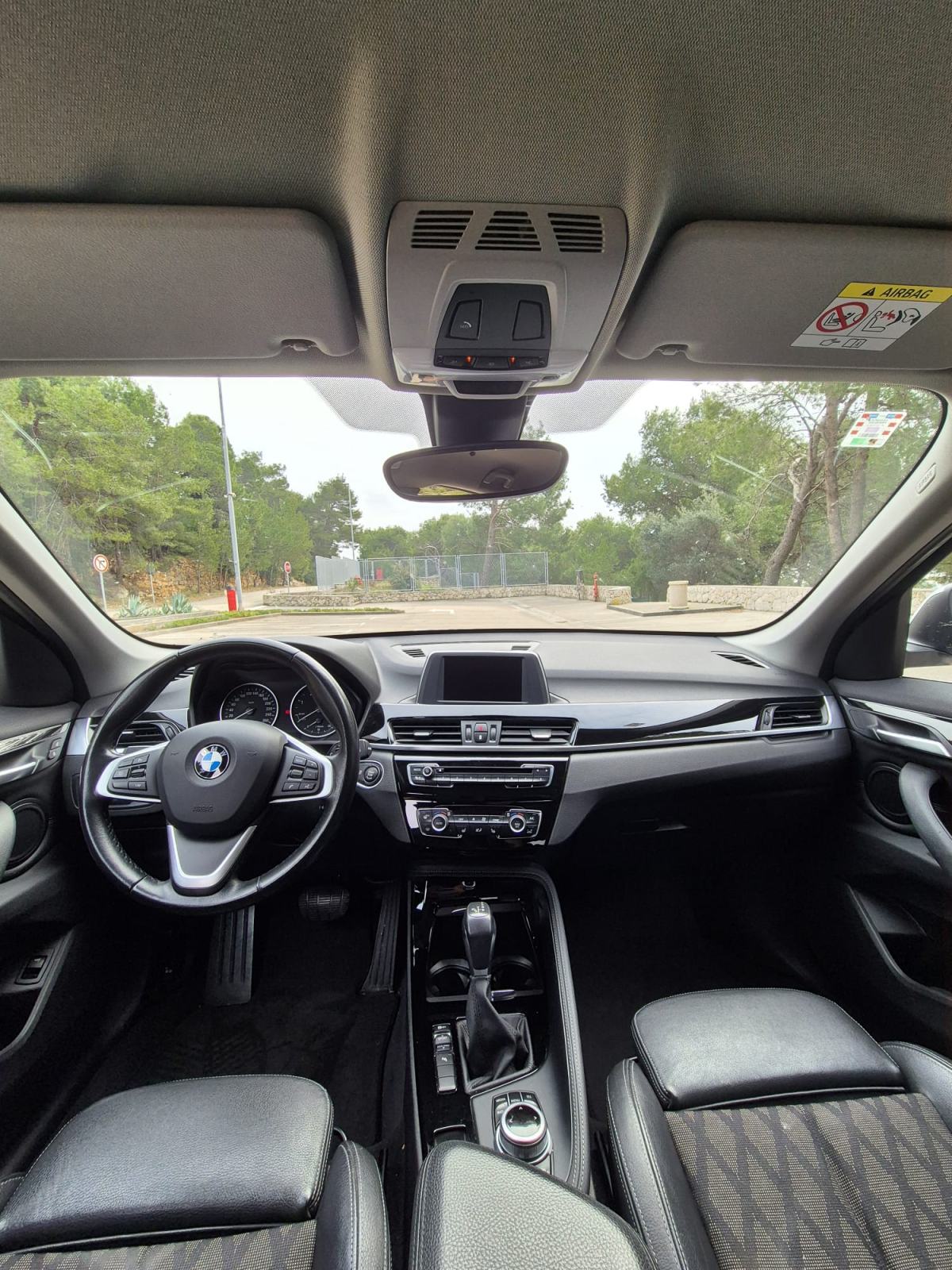 BMW X1 sDrive18d AUTOMATIK; NAVIGACIJA; ZIMSKE + LJETNE GUME, fotografija 8