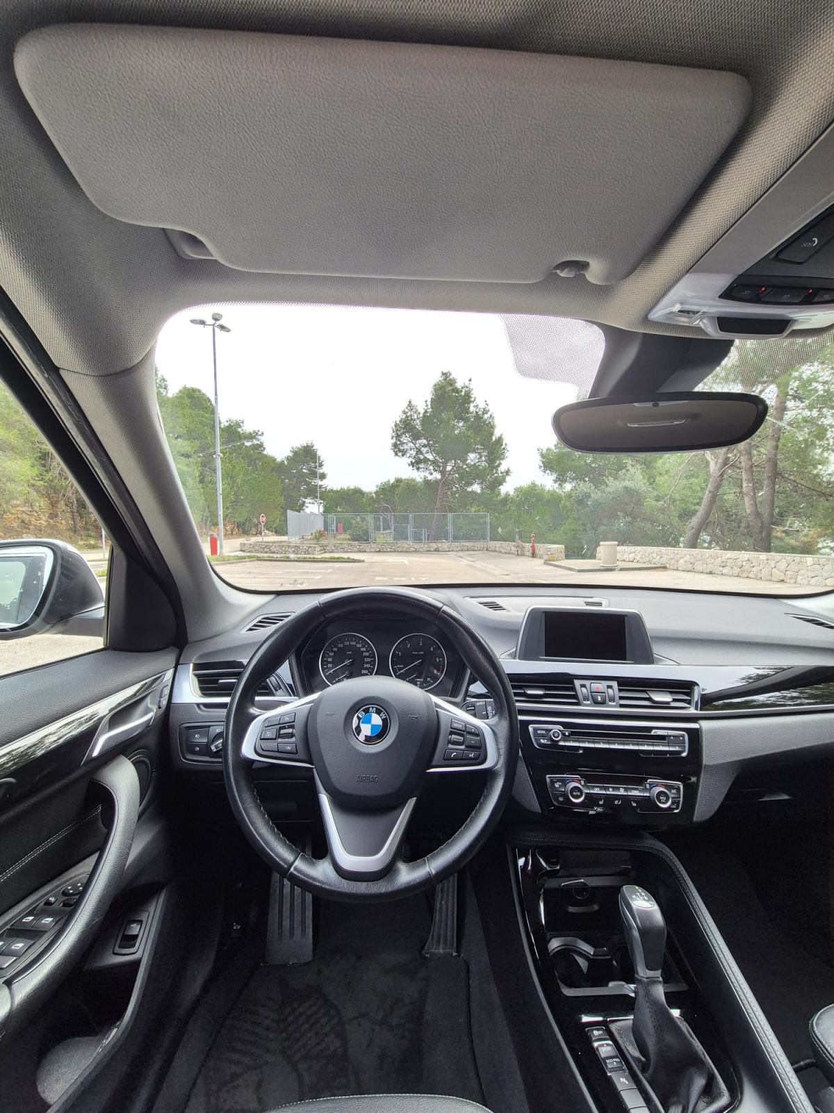 BMW X1 sDrive18d AUTOMATIK; NAVIGACIJA; ZIMSKE + LJETNE GUME, fotografija 9