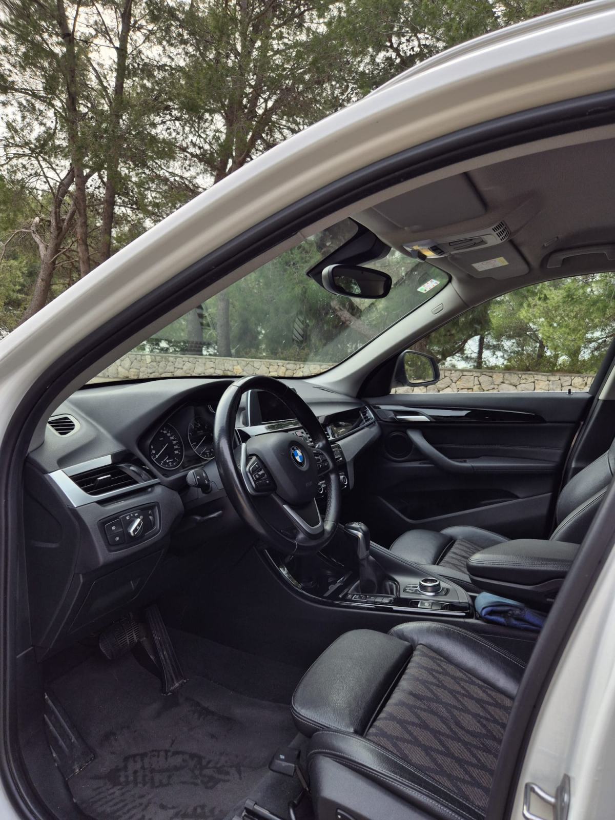 BMW X1 sDrive18d AUTOMATIK; NAVIGACIJA; ZIMSKE + LJETNE GUME, fotografija 7