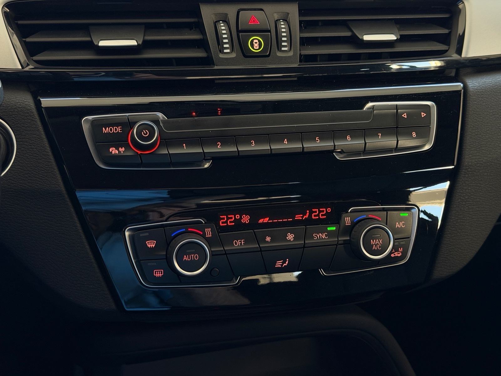 BMW X1 18D AUTOMATIK, 150KS, KAMERA, 12MJ JAMSTVO, LEASING BEZ UČEŠĆA, fotografija 16