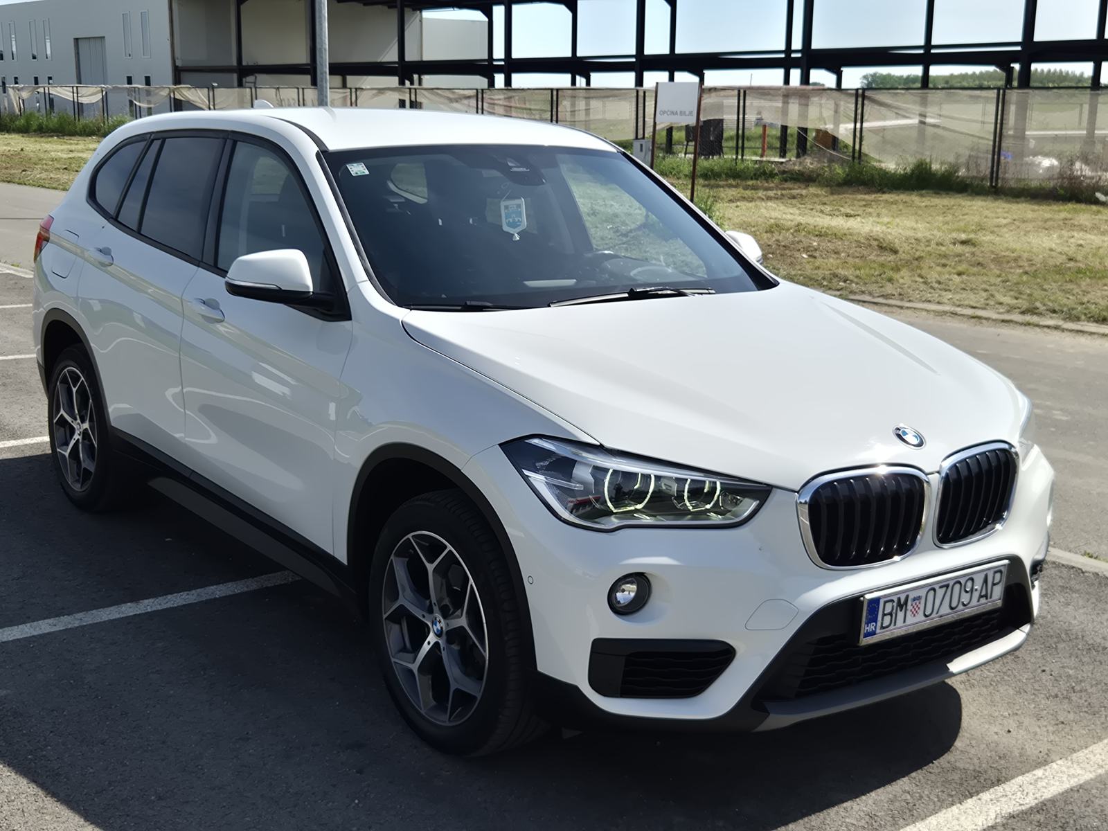 BMW X1 sDrive18d automatik, fotografija 2