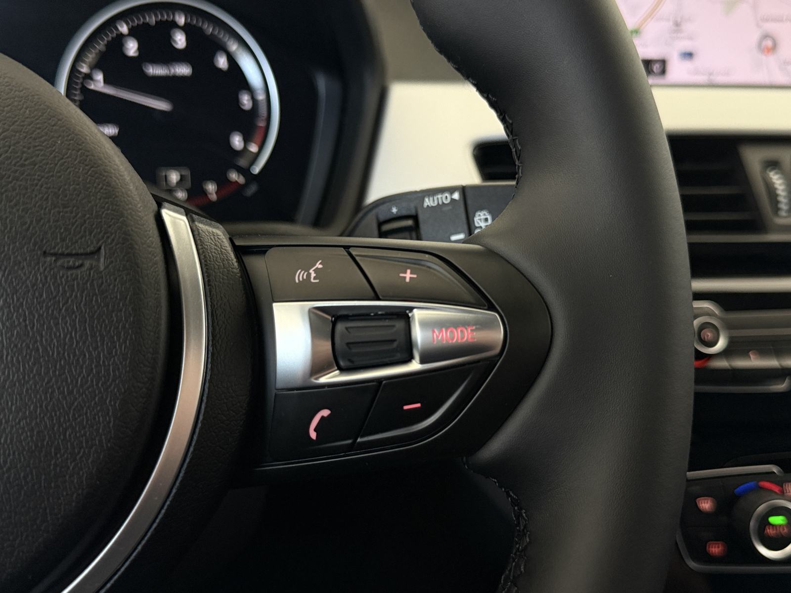 BMW X1 sDrive18d•LED•VELIKA NAVI•JAMSTVO 24 MJ•LEASING BEZ UČEŠĆA, fotografija 12