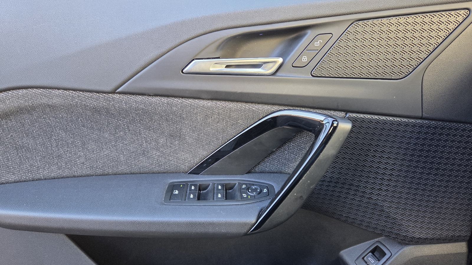 BMW X1 sDrive18d Automatik * Nije uvoz * Prvi vlasnik *, fotografija 16