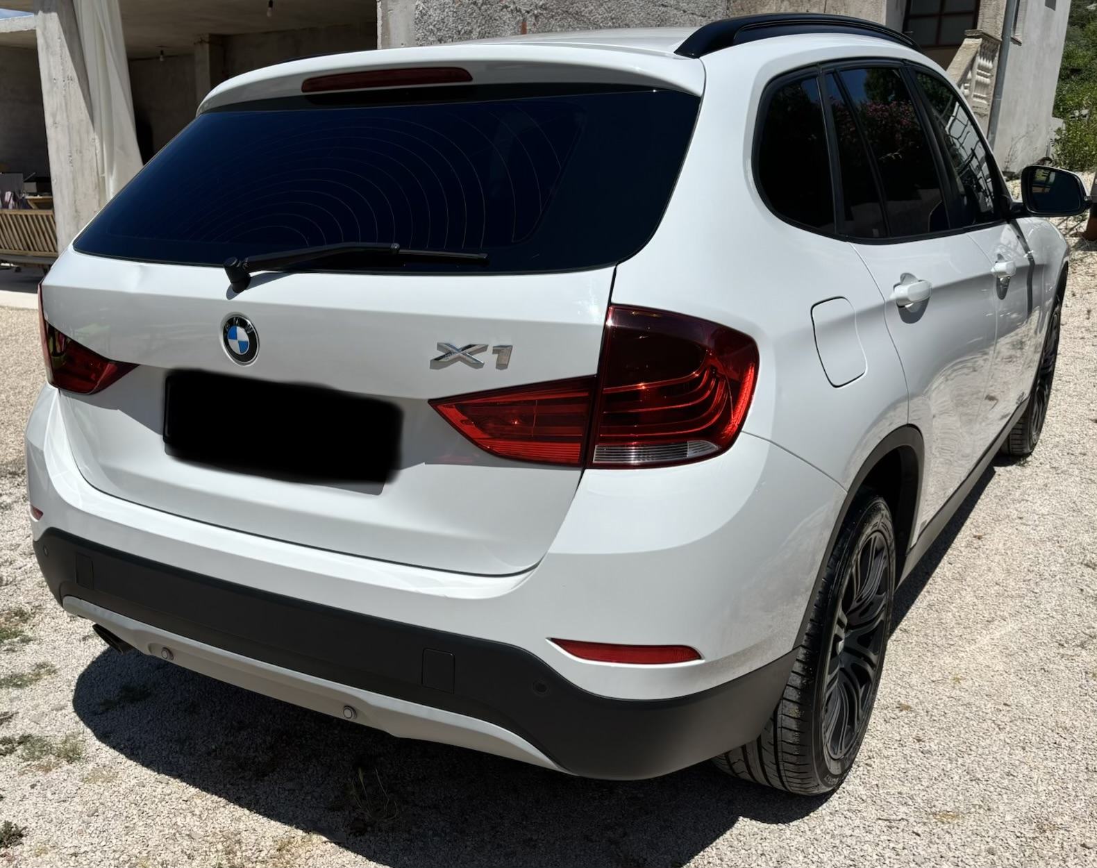 BMW X1 sDrive18d automatik, fotografija 10