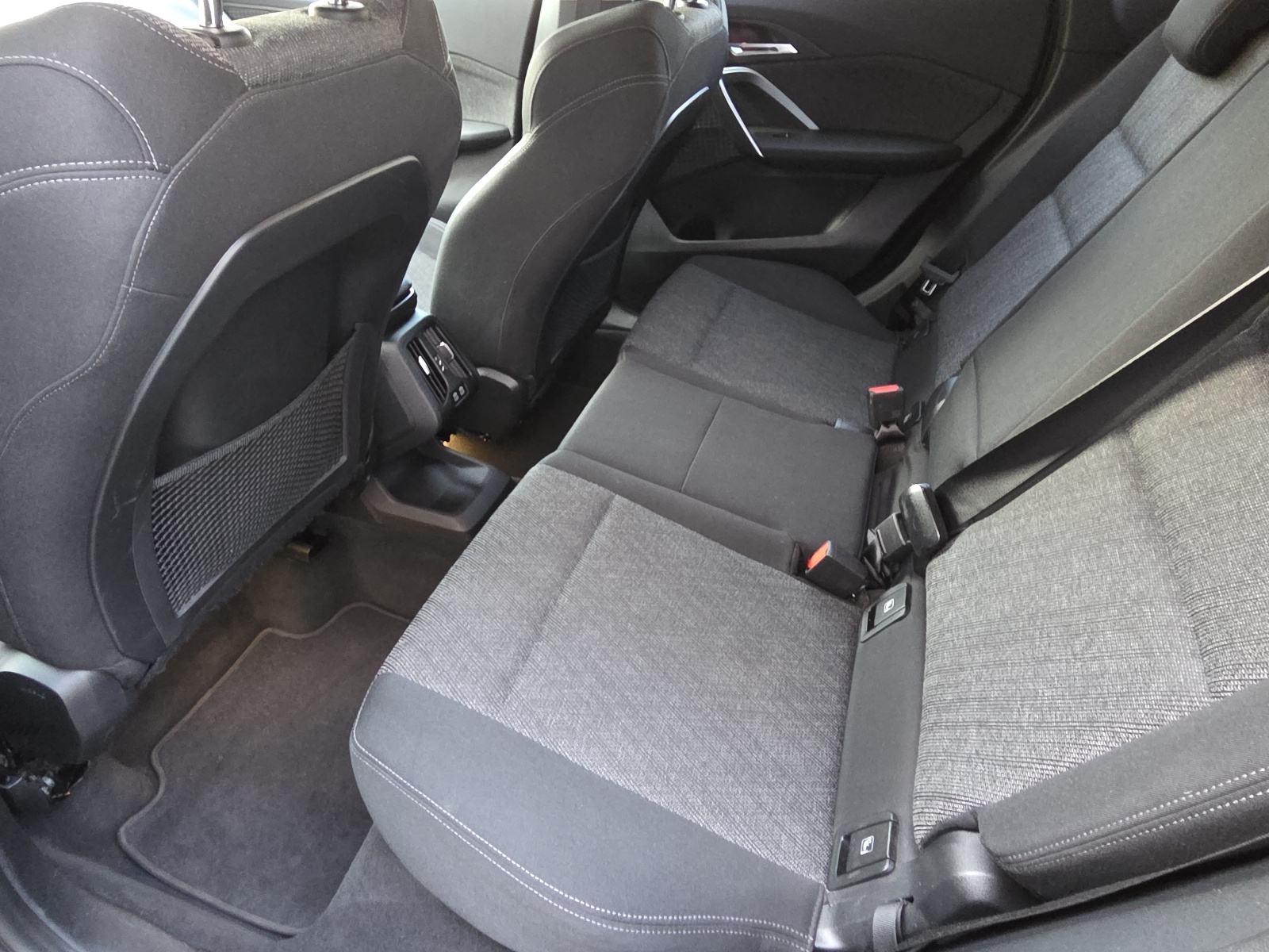 BMW X1 sDrive18d automatik, fotografija 17