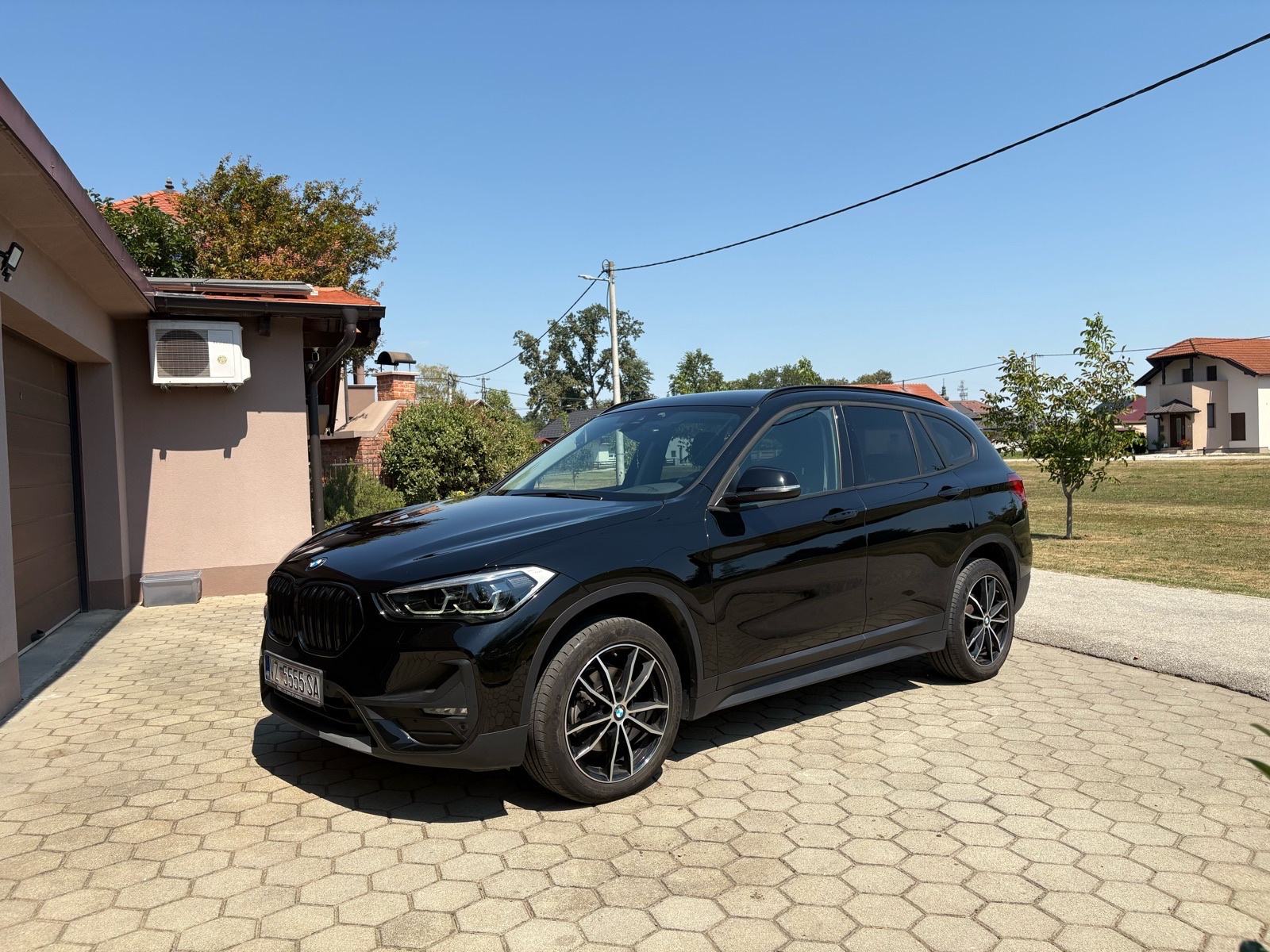 BMW X1 sDrive18d automatik, fotografija 2