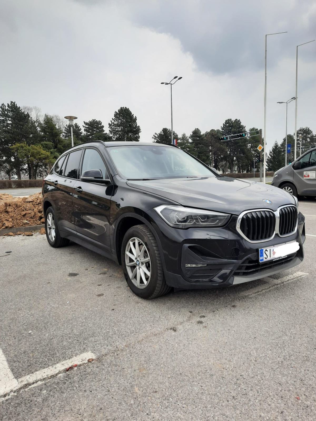 BMW X1 sDrive18d automatik, fotografija 1
