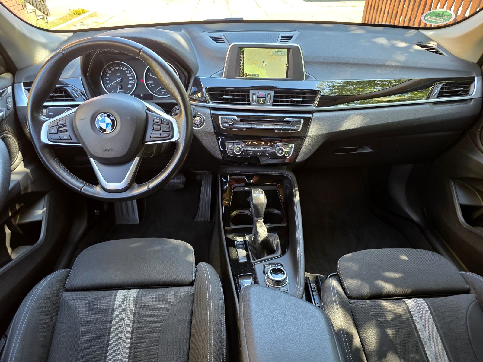 BMW X1 sDrive18d Automatik Sport line *reg. godinu dana, fotografija 14