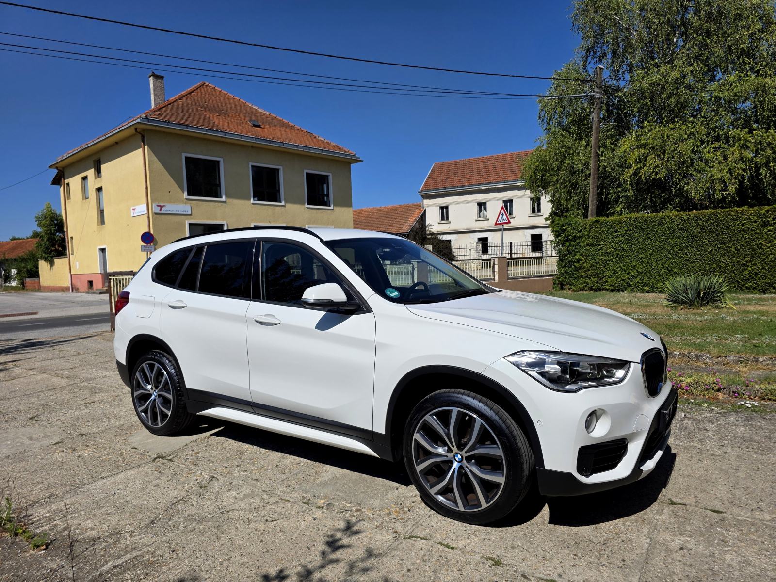 BMW X1 sDrive18d Automatik Sport line *reg. godinu dana, fotografija 3