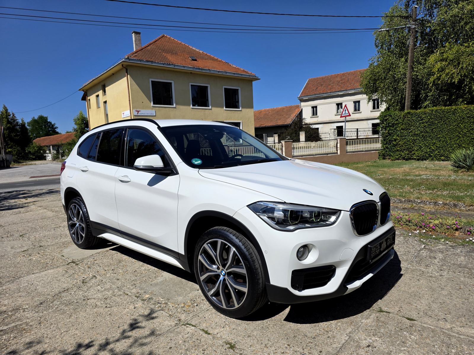 BMW X1 sDrive18d Automatik Sport line *reg. godinu dana, fotografija 2