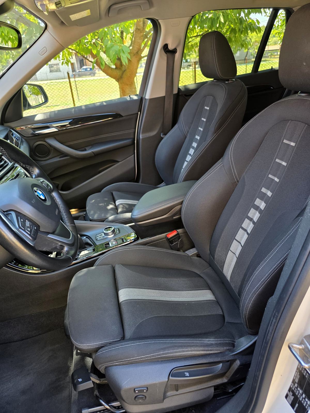 BMW X1 sDrive18d Automatik Sport line *reg. godinu dana, fotografija 16