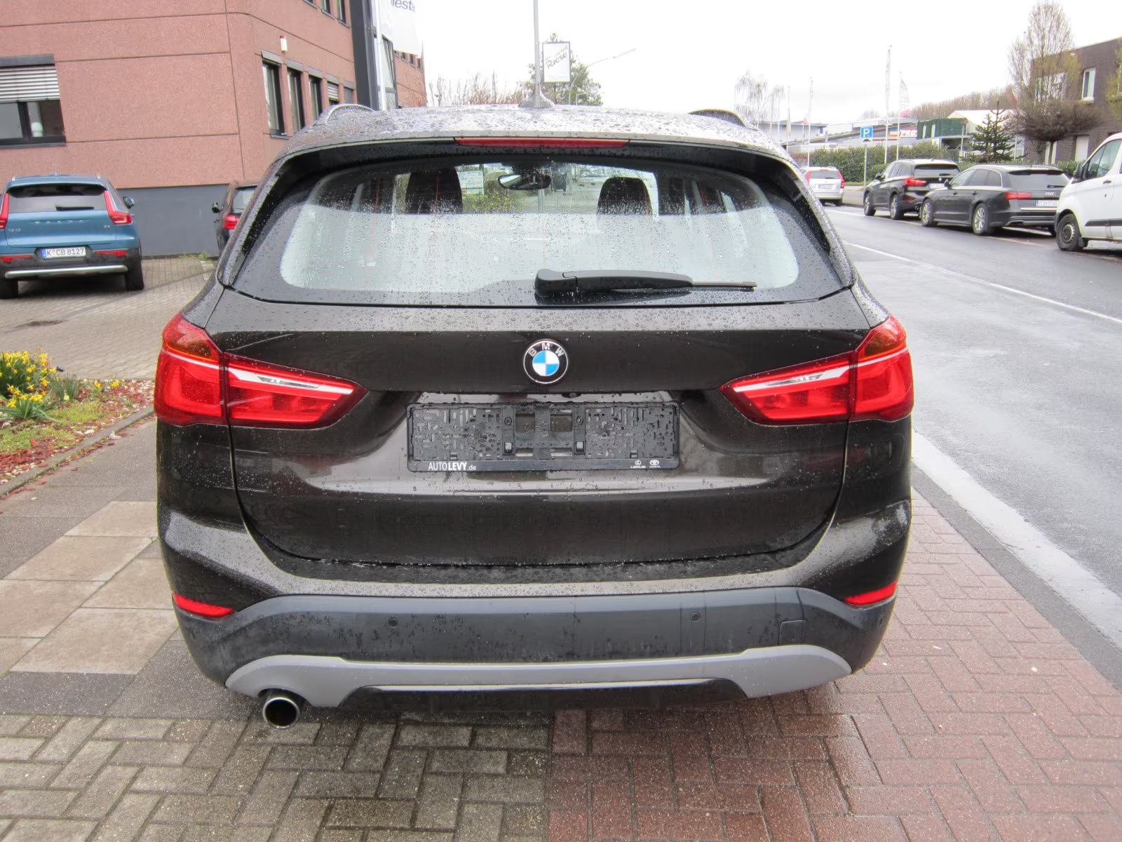 BMW X1 sDrive18d Automatik, Sport Line, fotografija 2