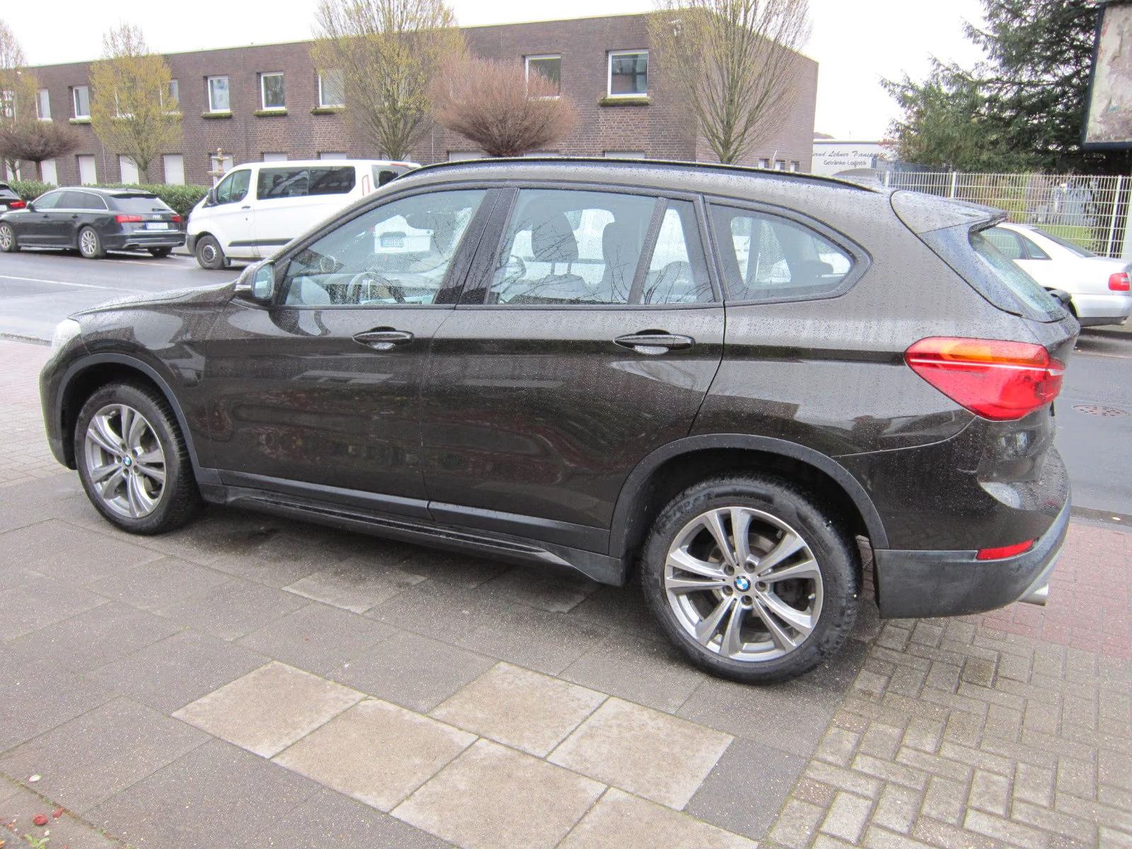 BMW X1 sDrive18d Automatik, Sport Line, fotografija 11