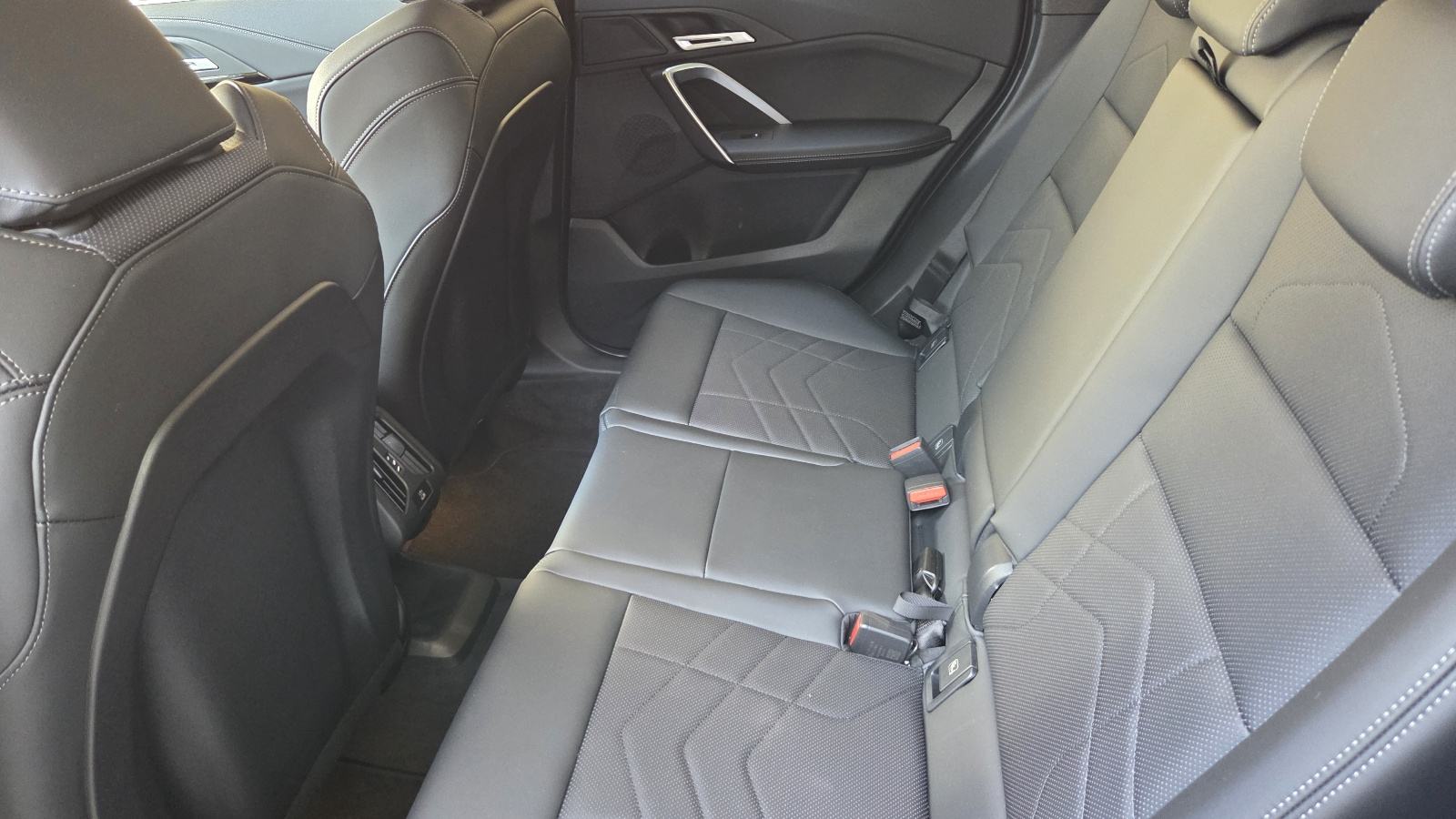 BMW X1 sDrive18d Automatik X-Line * Nije uvoz * Samo 1.850 km *, fotografija 14