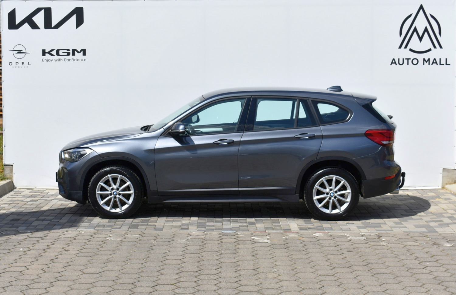 BMW X1 sDrive18d *DE* SERVISNA, JAMSTVO, U CIJENI TEHNIČKI PREGLED*, fotografija 2