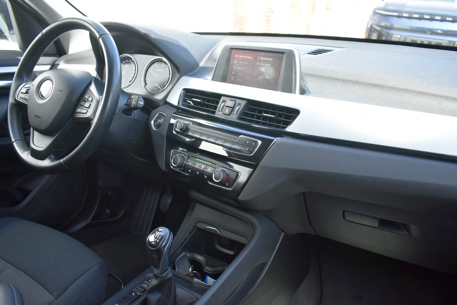 BMW X1 sDrive18d *DE* SERVISNA, JAMSTVO, U CIJENI TEHNIČKI PREGLED*, fotografija 6