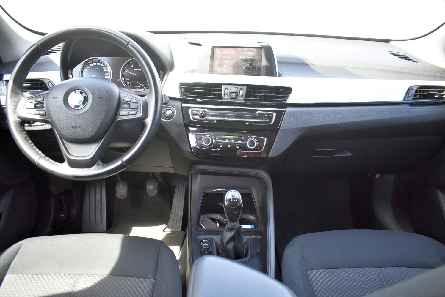 BMW X1 sDrive18d *DE* SERVISNA, JAMSTVO, U CIJENI TEHNIČKI PREGLED*, fotografija 8
