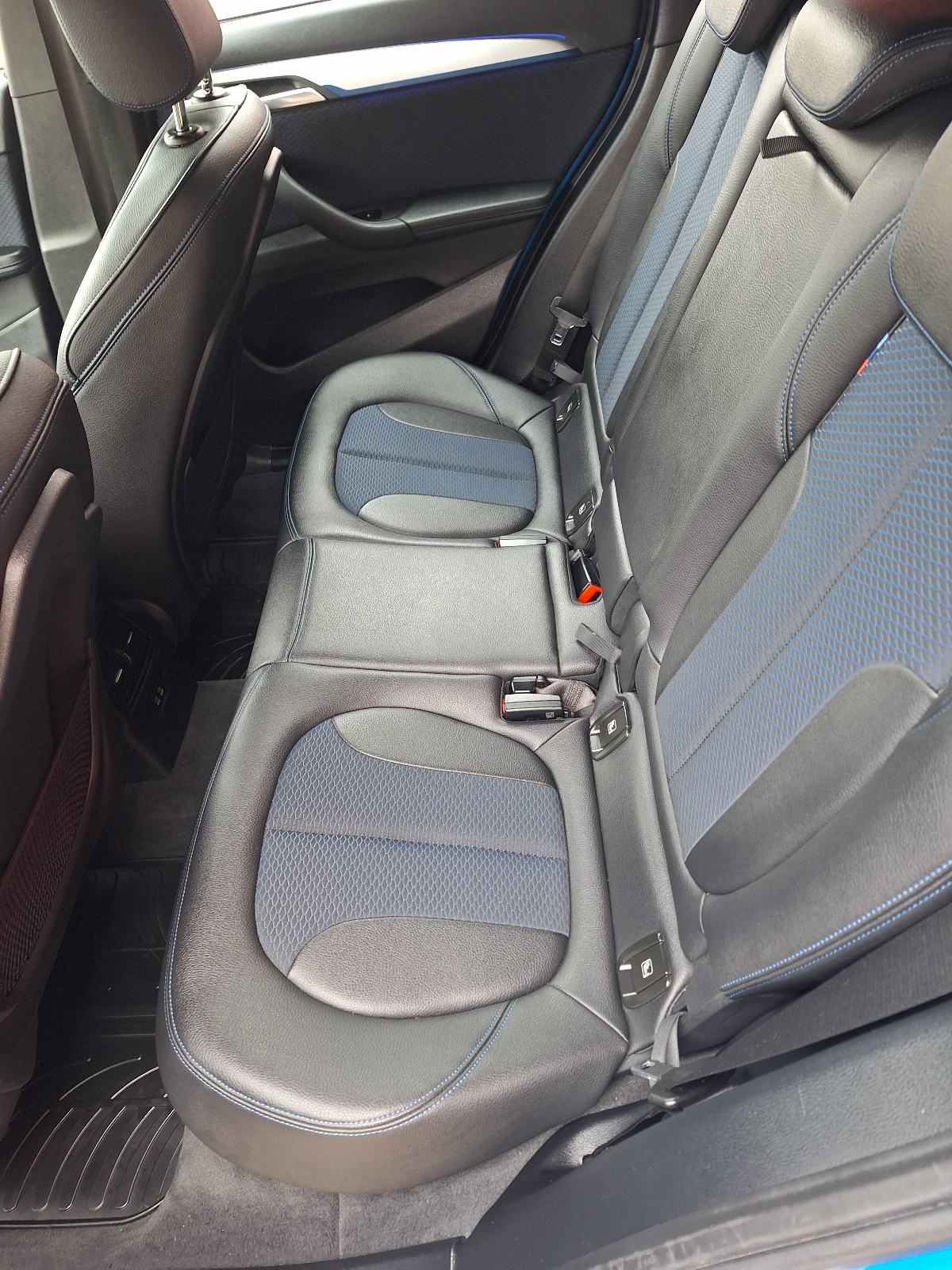 BMW X1 sDrive18d M REGISTRIRAN 1 GOD/2021/, fotografija 13
