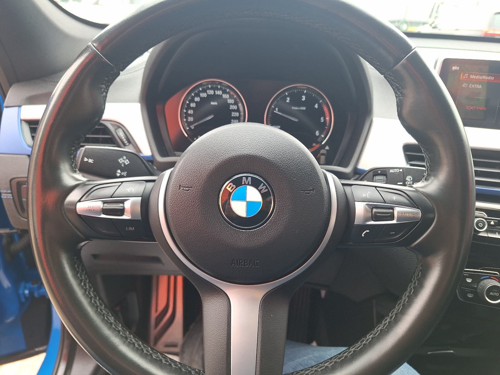 BMW X1 sDrive18d M REGISTRIRAN 1 GOD/2021/, fotografija 15
