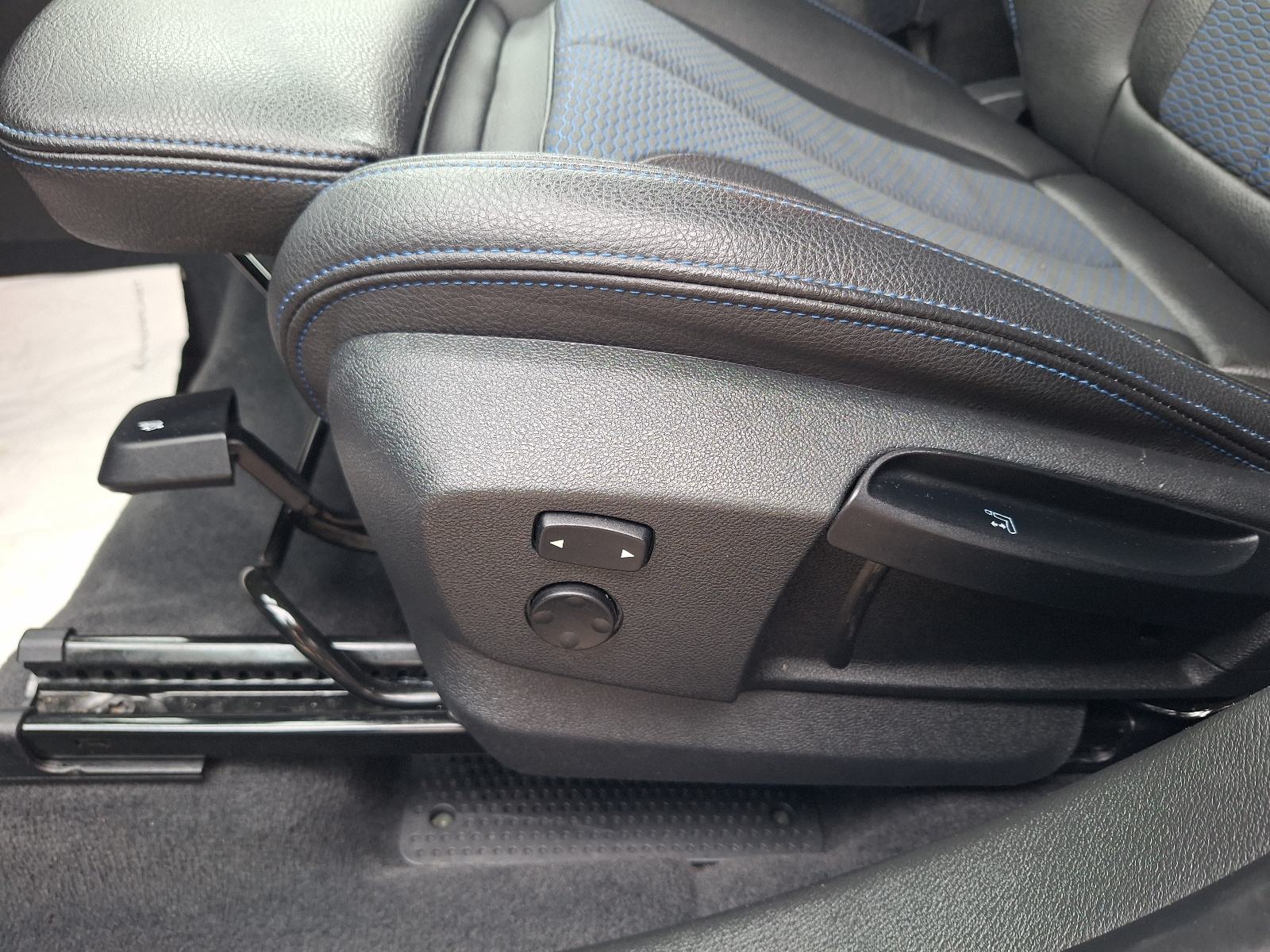 BMW X1 sDrive18d M REGISTRIRAN 1 GOD/2021/, fotografija 19