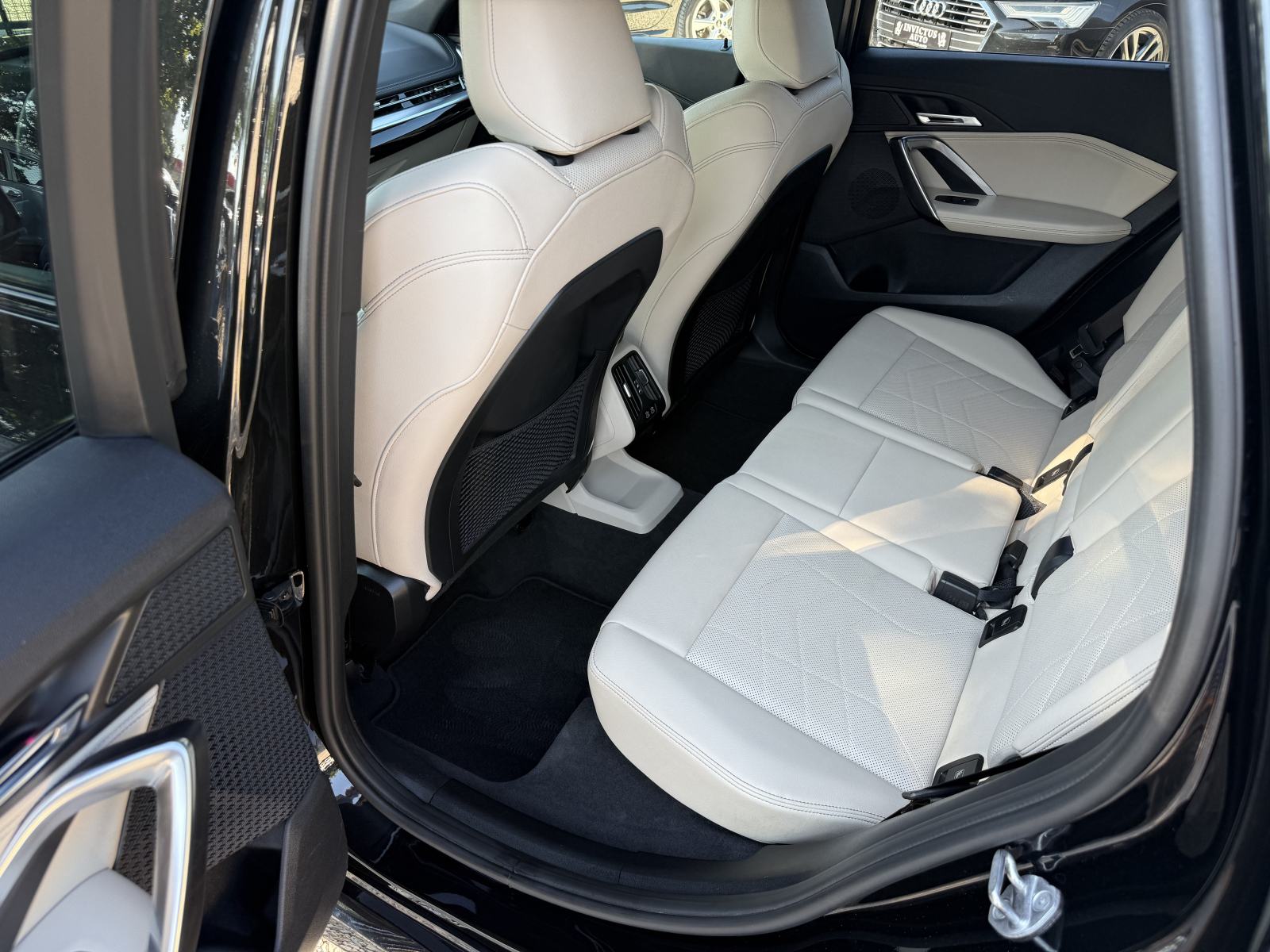 BMW X1 18d **M - Sport** 2023. Godina • S drive • 360 • Head up • PDV., fotografija 14