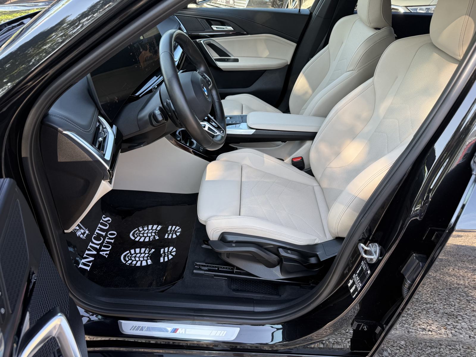 BMW X1 18d **M - Sport** 2023. Godina • S drive • 360 • Head up • PDV., fotografija 9
