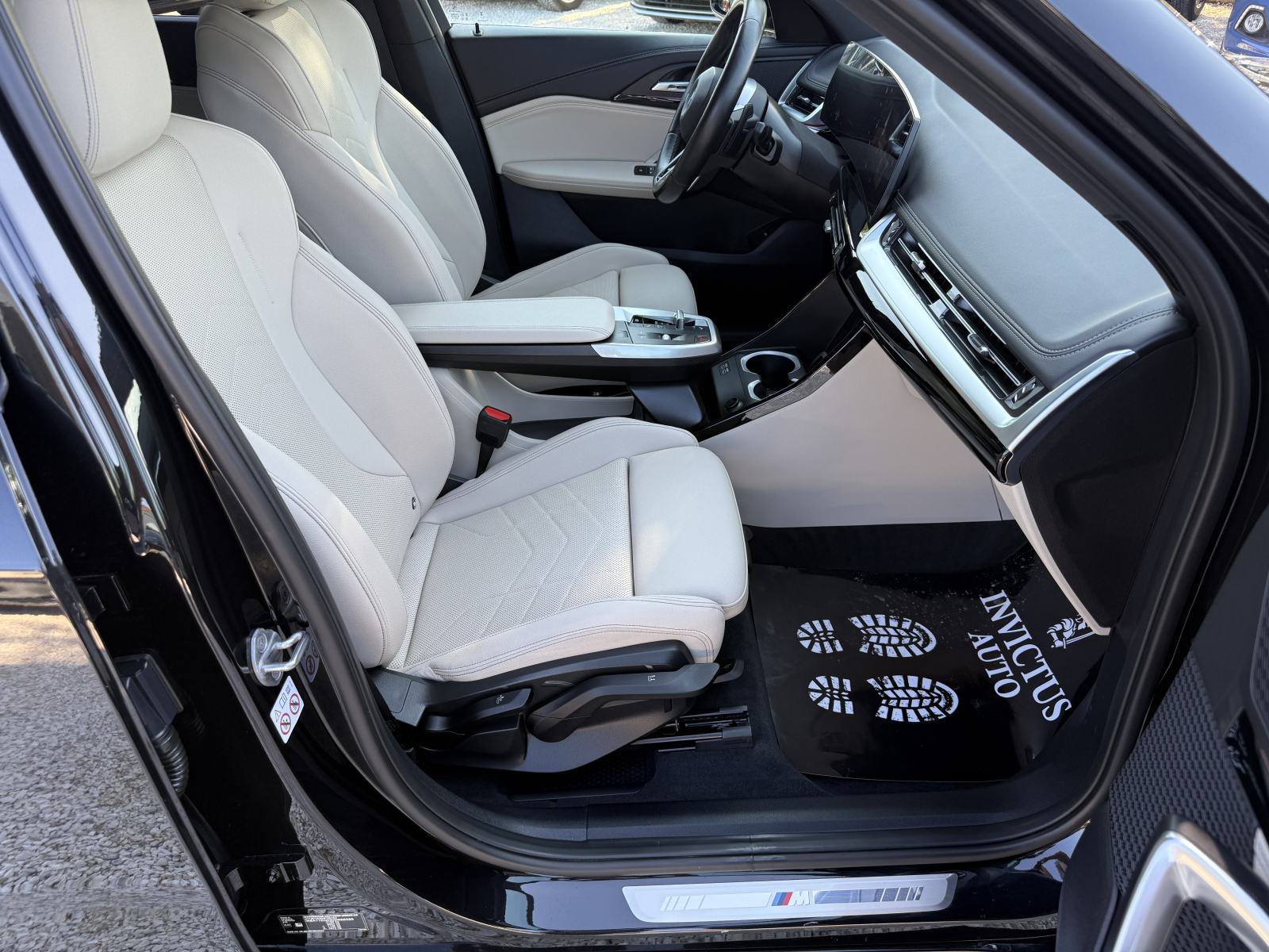 BMW X1 18d **M - Sport** 2023. Godina • S drive • 360 • Head up • PDV., fotografija 13