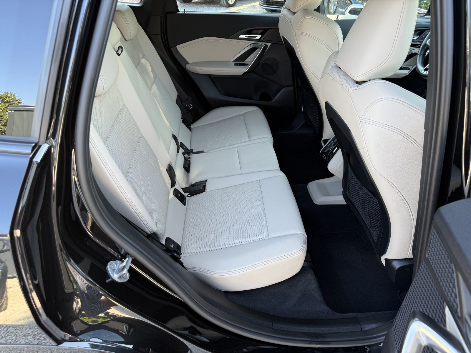 BMW X1 18d **M - Sport** 2023. Godina • S drive • 360 • Head up • PDV., fotografija 17