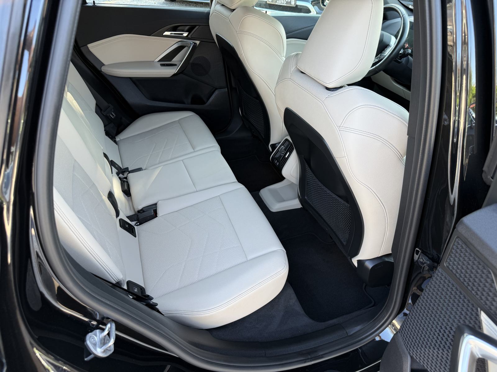 BMW X1 18d **M - Sport** 2023. Godina • S drive • 360 • Head up • PDV., fotografija 16