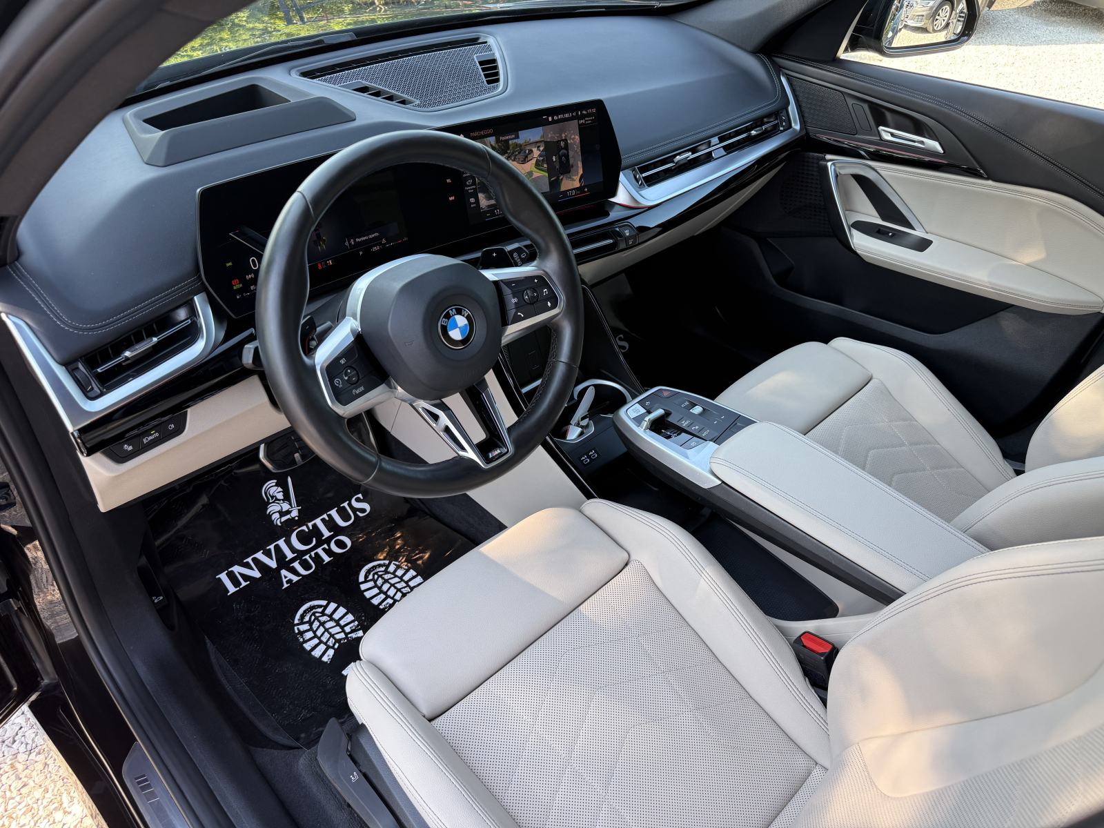BMW X1 18d **M - Sport** 2023. Godina • S drive • 360 • Head up • PDV., fotografija 8
