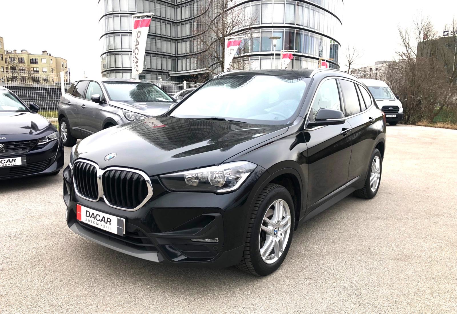 BMW X1 sDrive18d Automatik, koža, panorama, fotografija 1