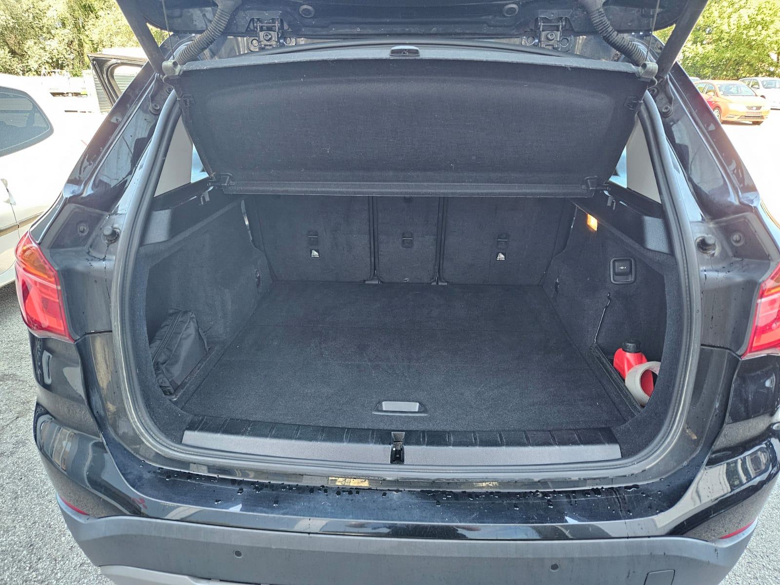BMW X1 sDrive18d, fotografija 15