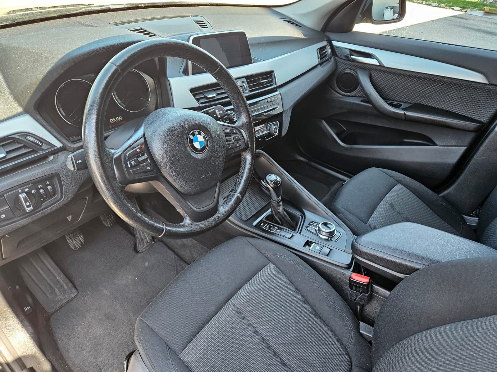 BMW X1 sDrive18d, fotografija 8