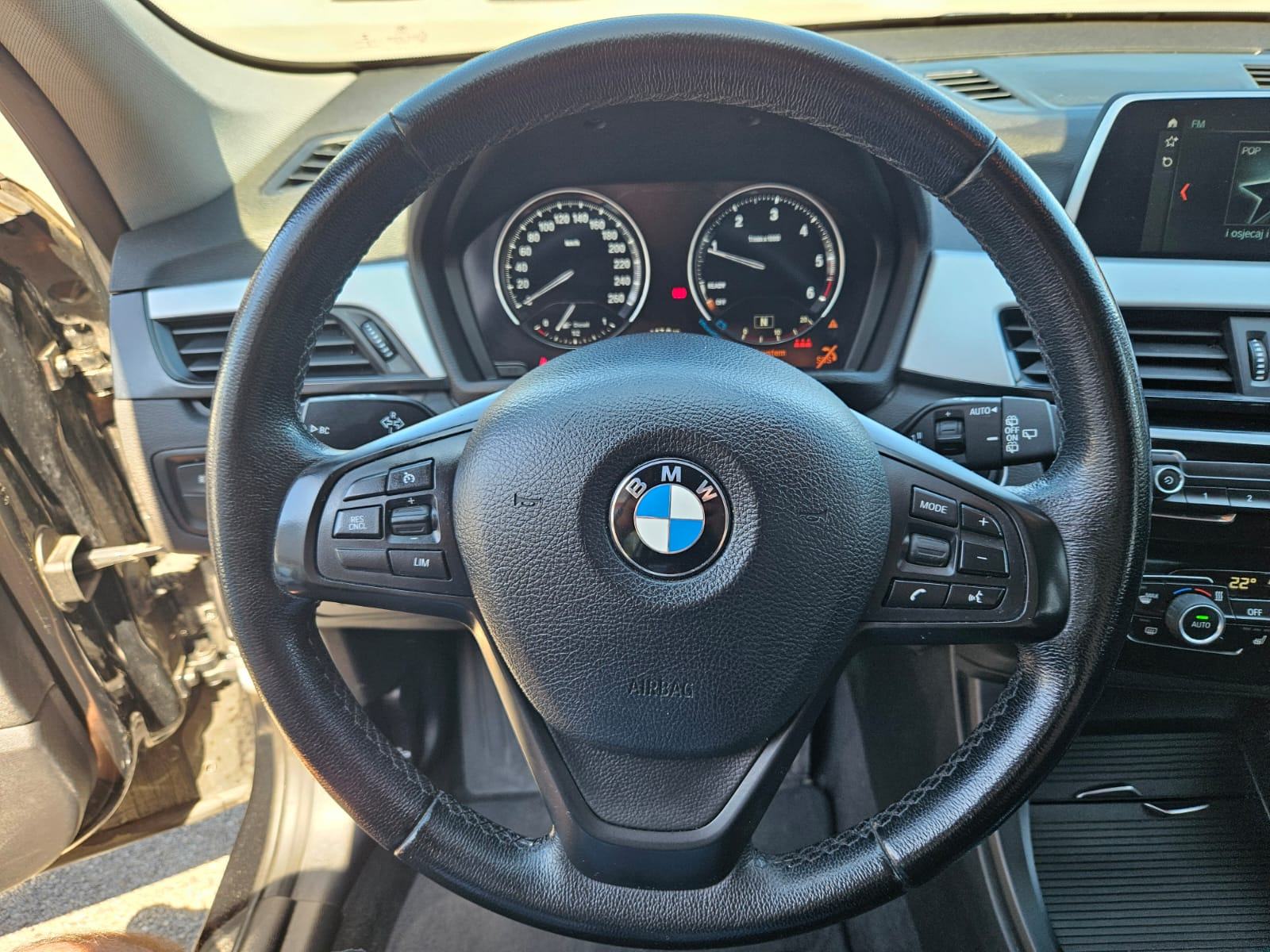 BMW X1 sDrive18d, fotografija 10