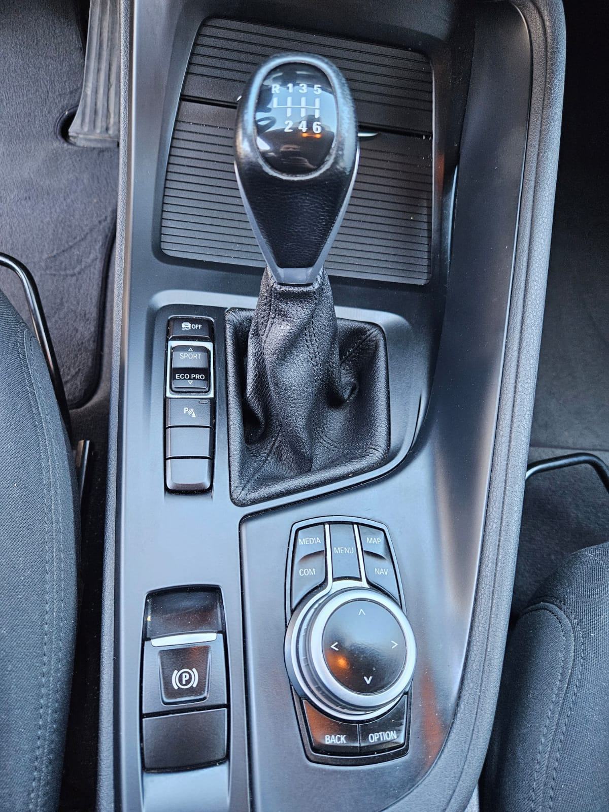 BMW X1 sDrive18d, fotografija 13