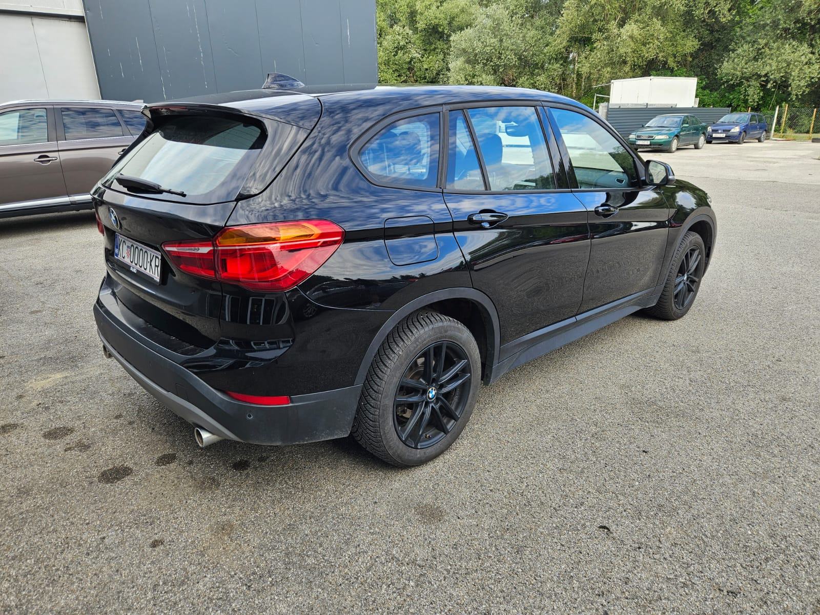 BMW X1 sDrive18d, fotografija 4