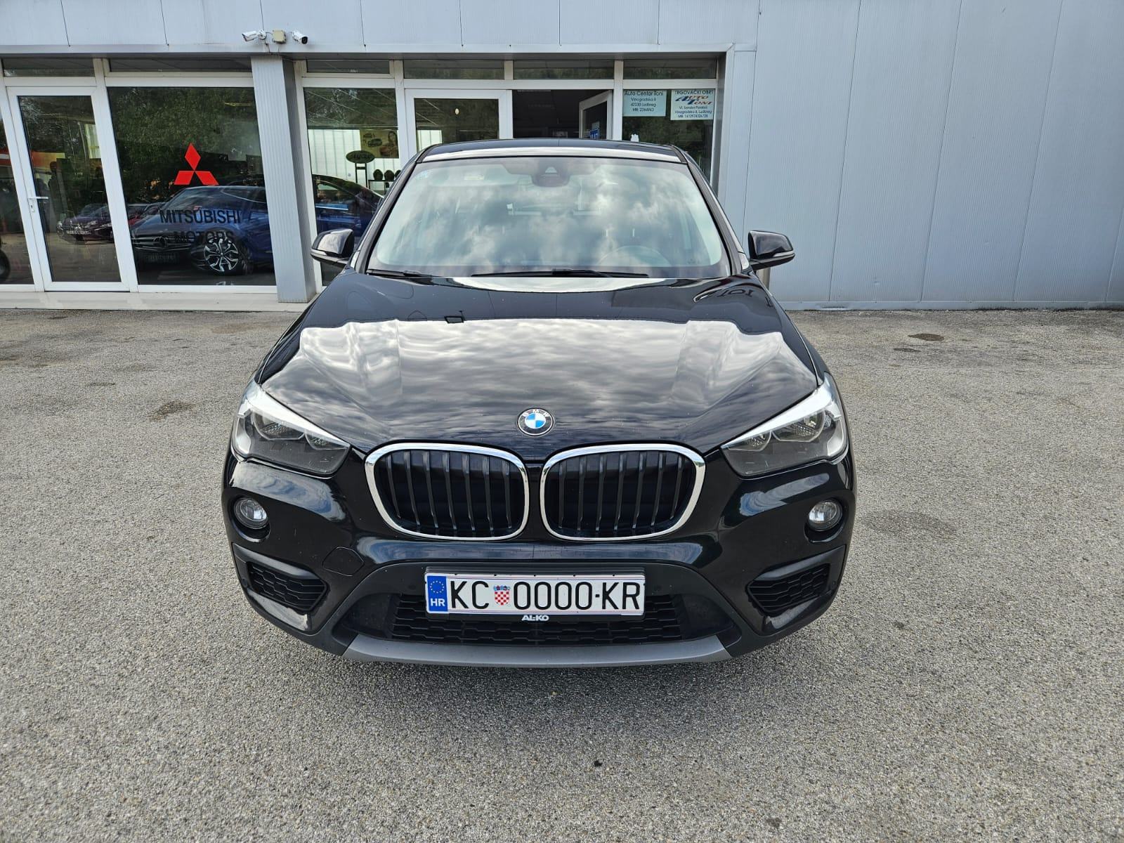 BMW X1 sDrive18d, fotografija 3