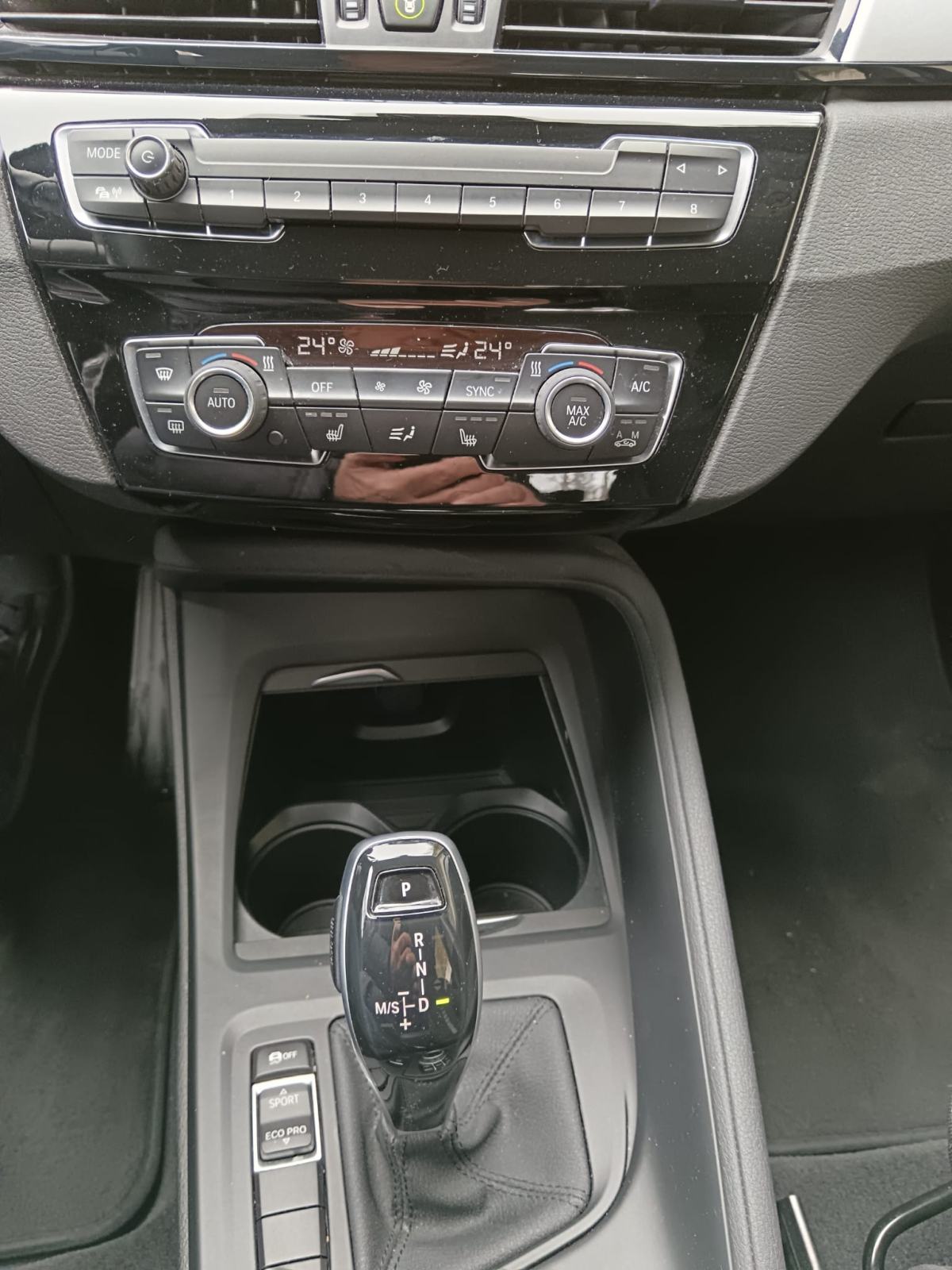 BMW X1 sDrive18d automatik, fotografija 8