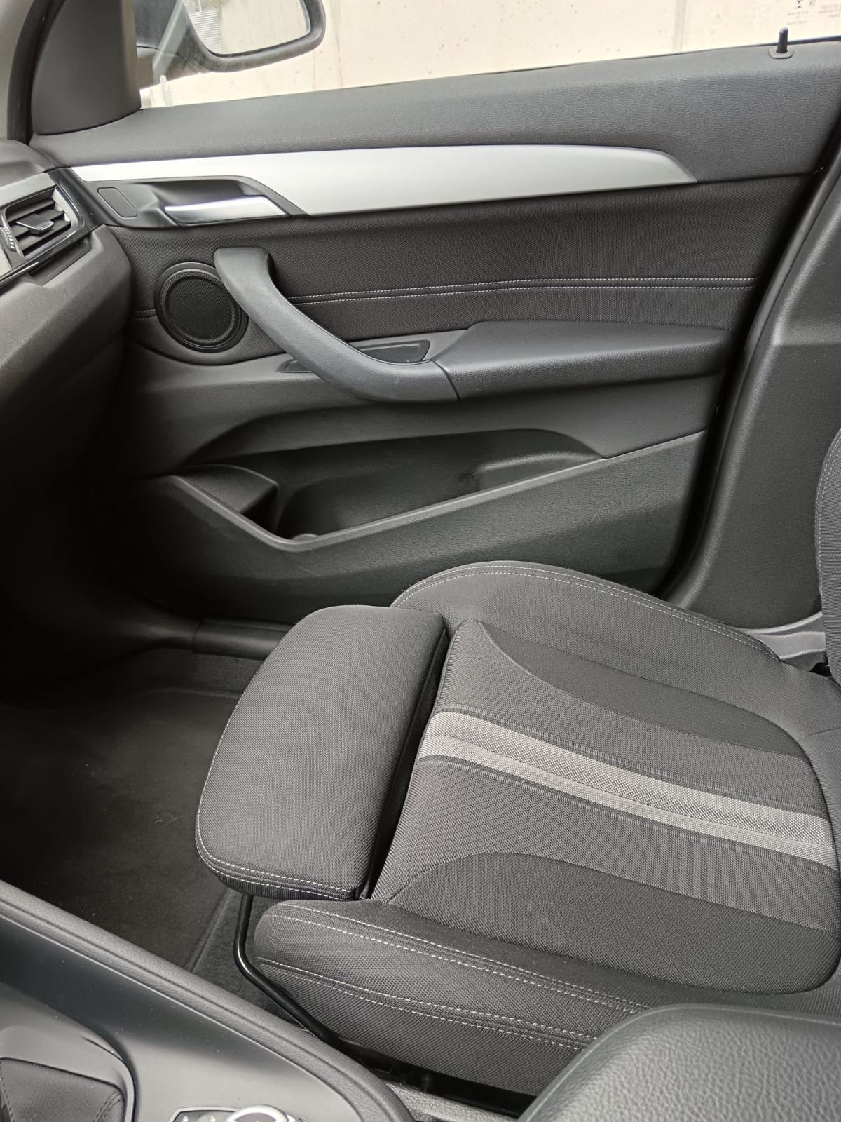 BMW X1 sDrive18d automatik, fotografija 11