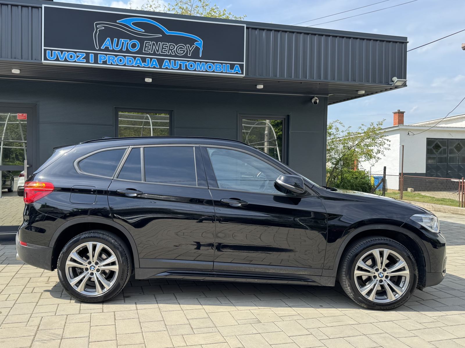 BMW X1 sDrive18d Sport Line ⭐ M-volan, LED, Ambi, Navi ⭐ 12/2018, fotografija 6