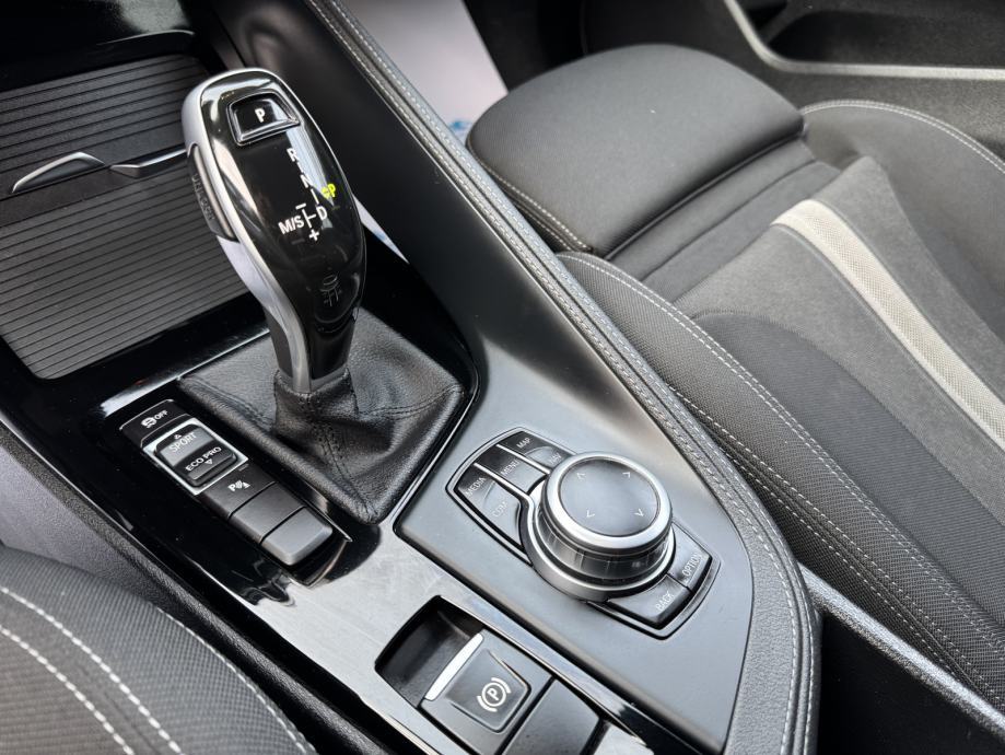 BMW X1 sDrive18d Sport Line ⭐ M-volan, LED, Ambi, Navi ⭐ 12/2018, fotografija 17