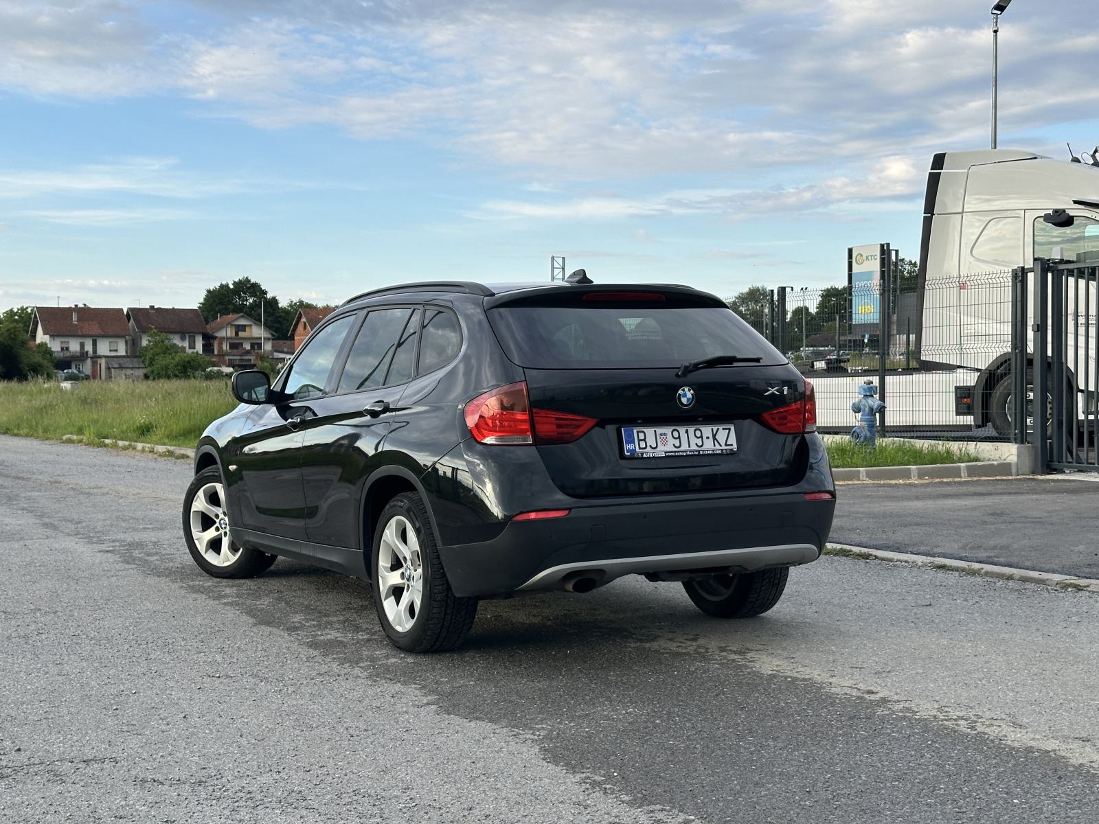 BMW X1 sDrive18d, fotografija 5