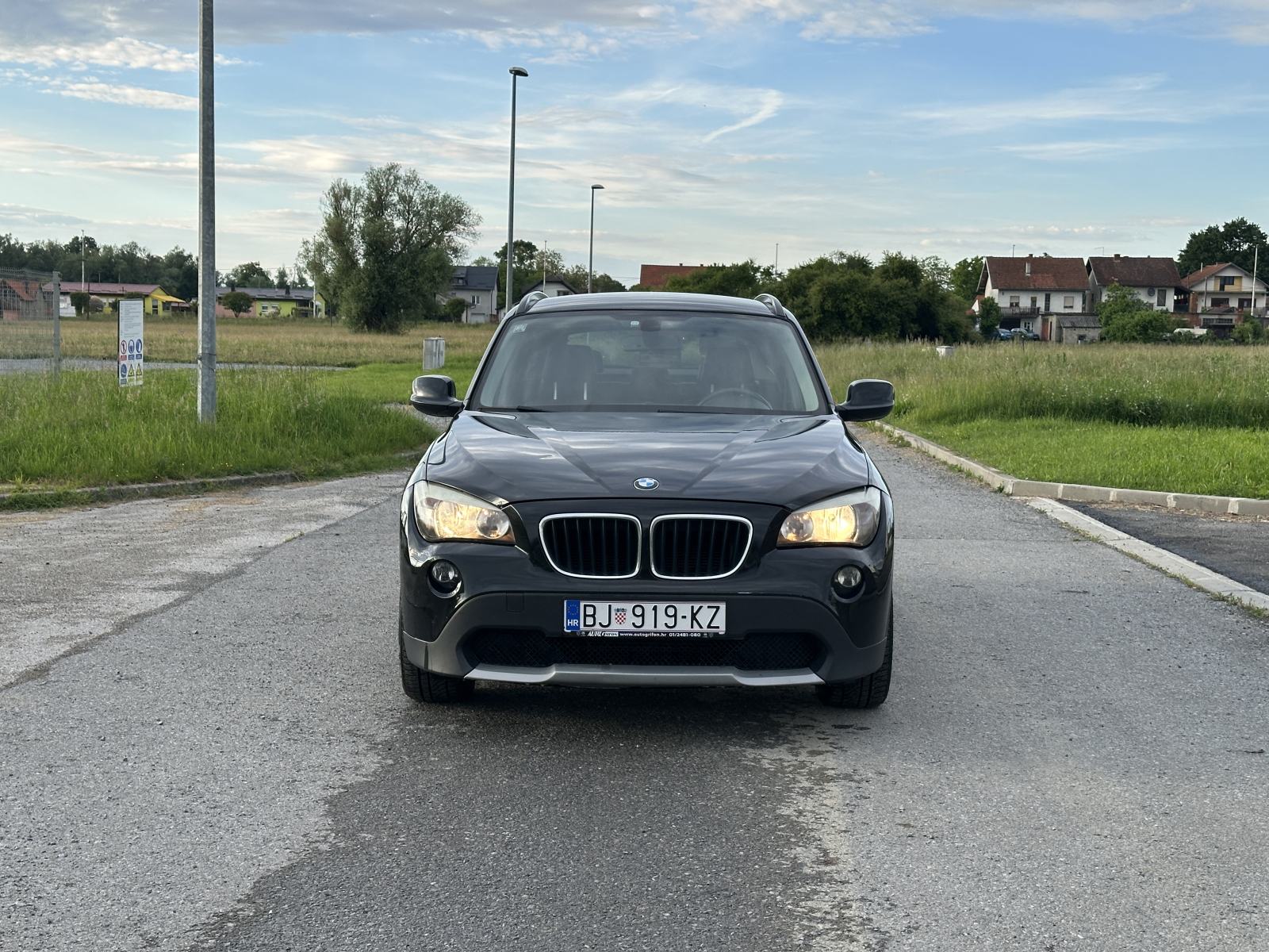 BMW X1 sDrive18d, fotografija 2