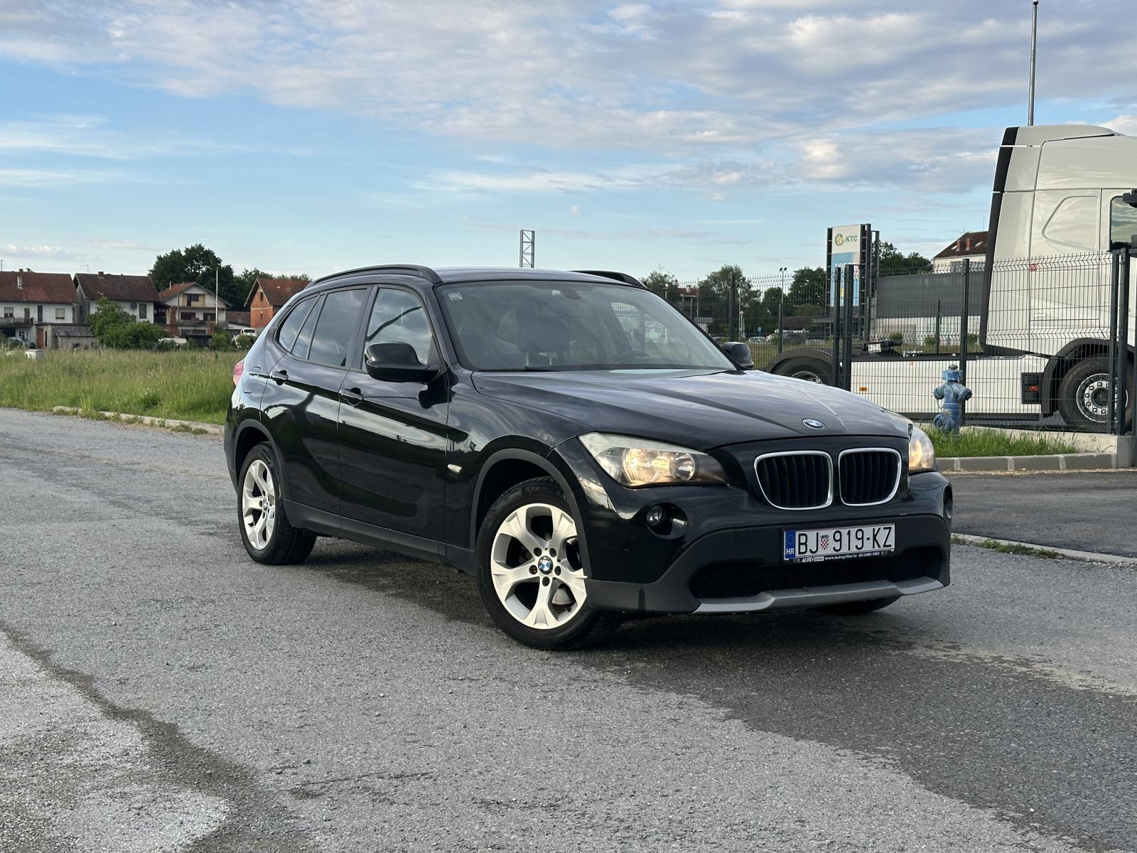 BMW X1 sDrive18d, fotografija 3