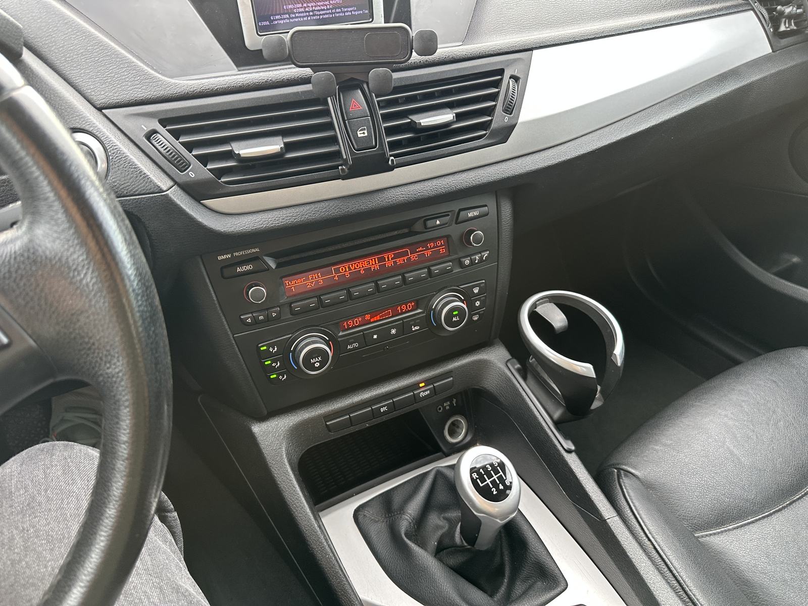BMW X1 sDrive18d, fotografija 15