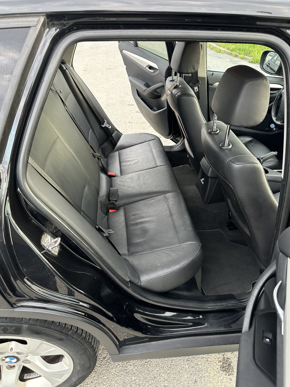 BMW X1 sDrive18d, fotografija 11
